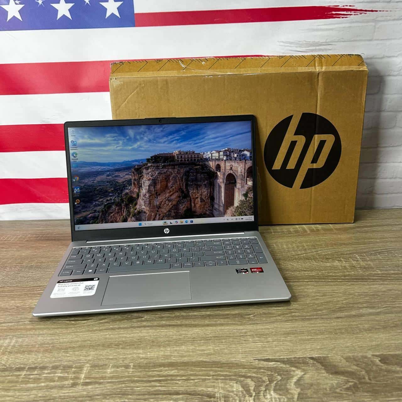HP Laptop 15-fc0013od 15.6" FHD Ryzen 3 7320U with Radeon Graphics 8/256