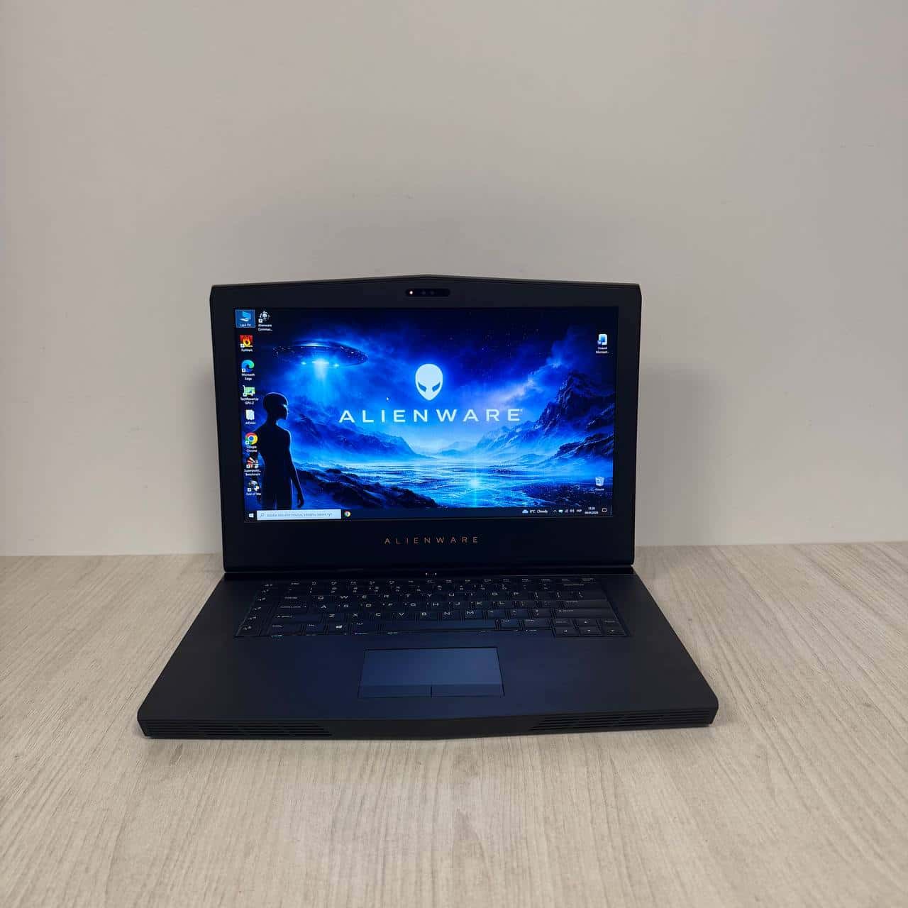 Dell Alienware 15 R3 15.6" FHD Core i5-6440HQ 8/256 GTX 1060 6GB