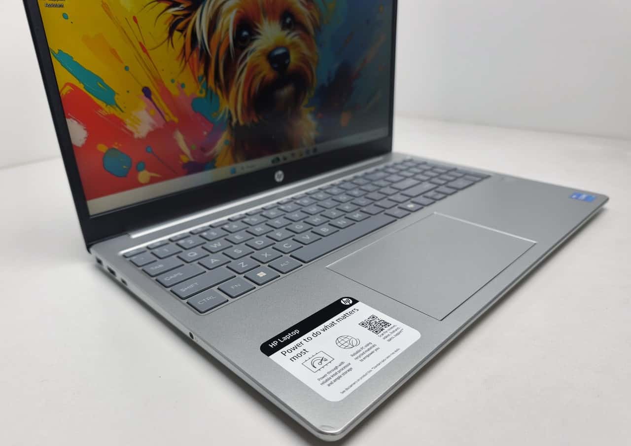 HP 15.6" FHD Core i5-1334U 8/512