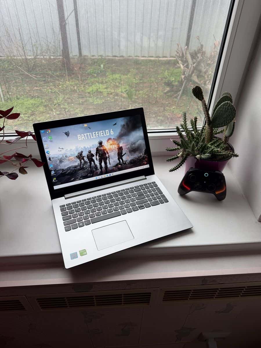 Lenovo 15" Core i3-7020U 8/256