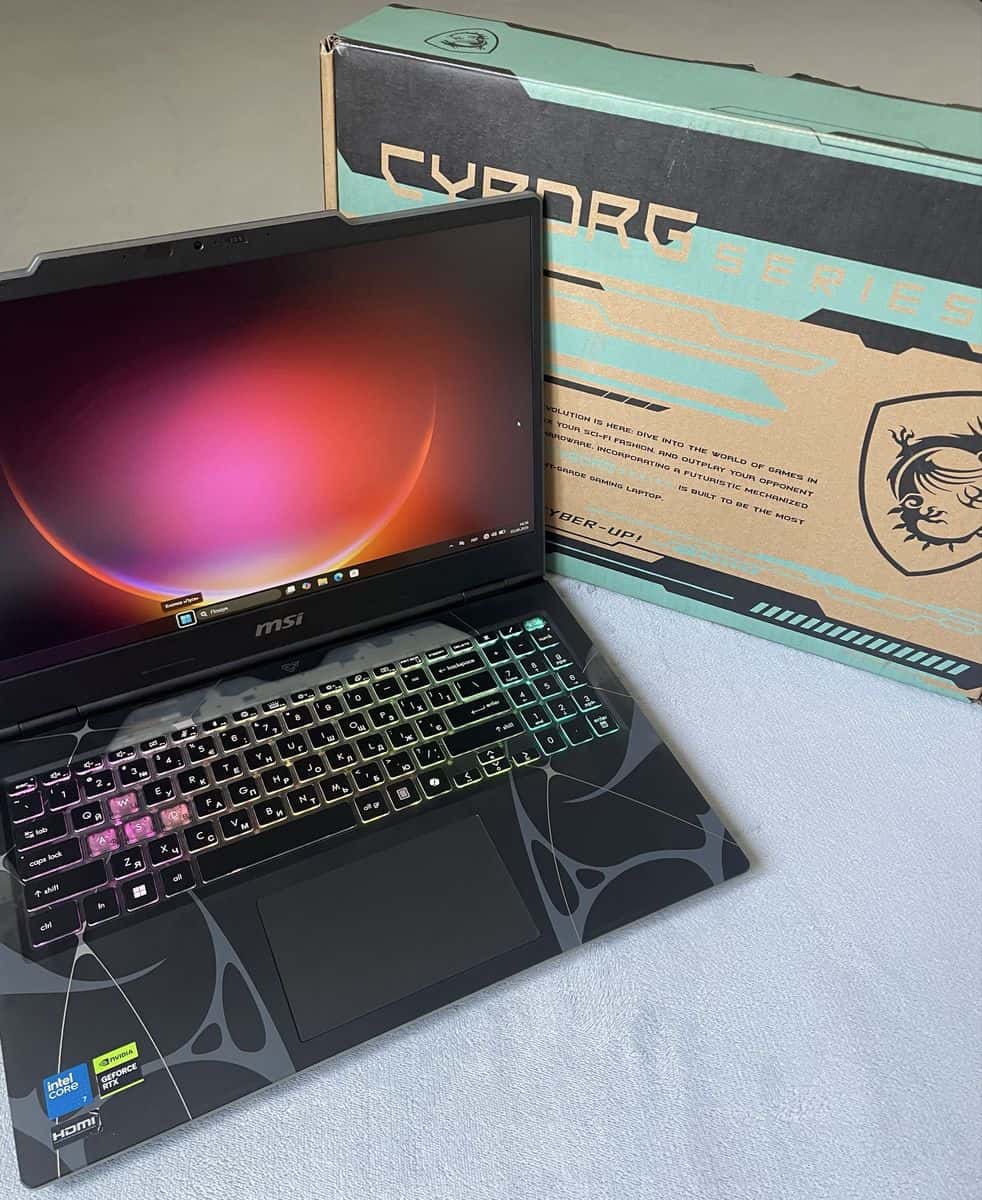 MSI Cyborg 15 B2RWFKG 15.6" 144Hz Core 7 240H 16/512 RTX 5060 8GB