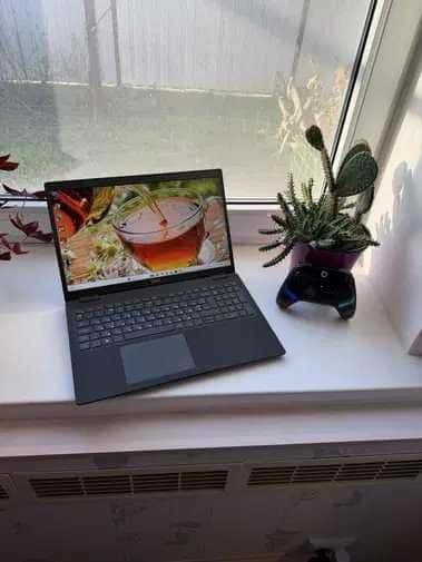 Dell 15.4" Core i5 8/256