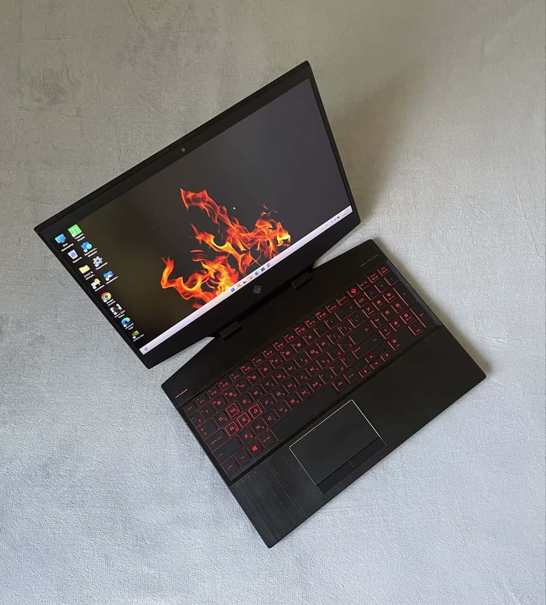 HP 15.6" 144Hz Core i5-10300H 16/256 RTX 2060 6GB