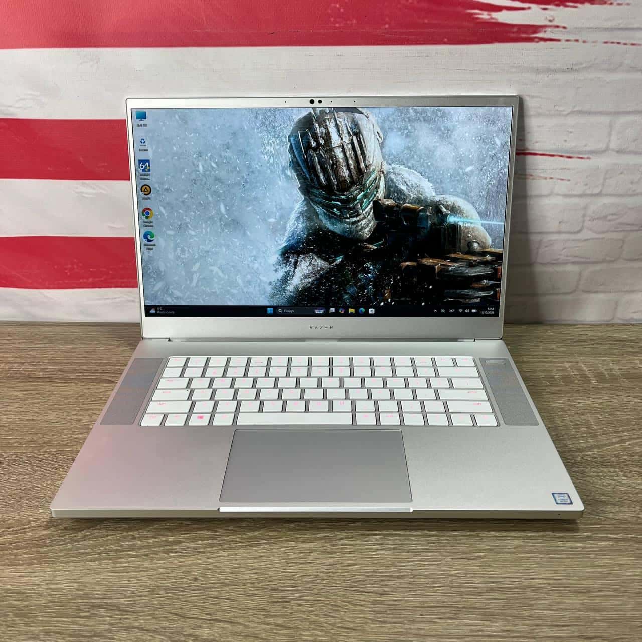 Razer Blade 15 RZ09-0301 15.6" FHD 144Hz core i7-9750H 16/512