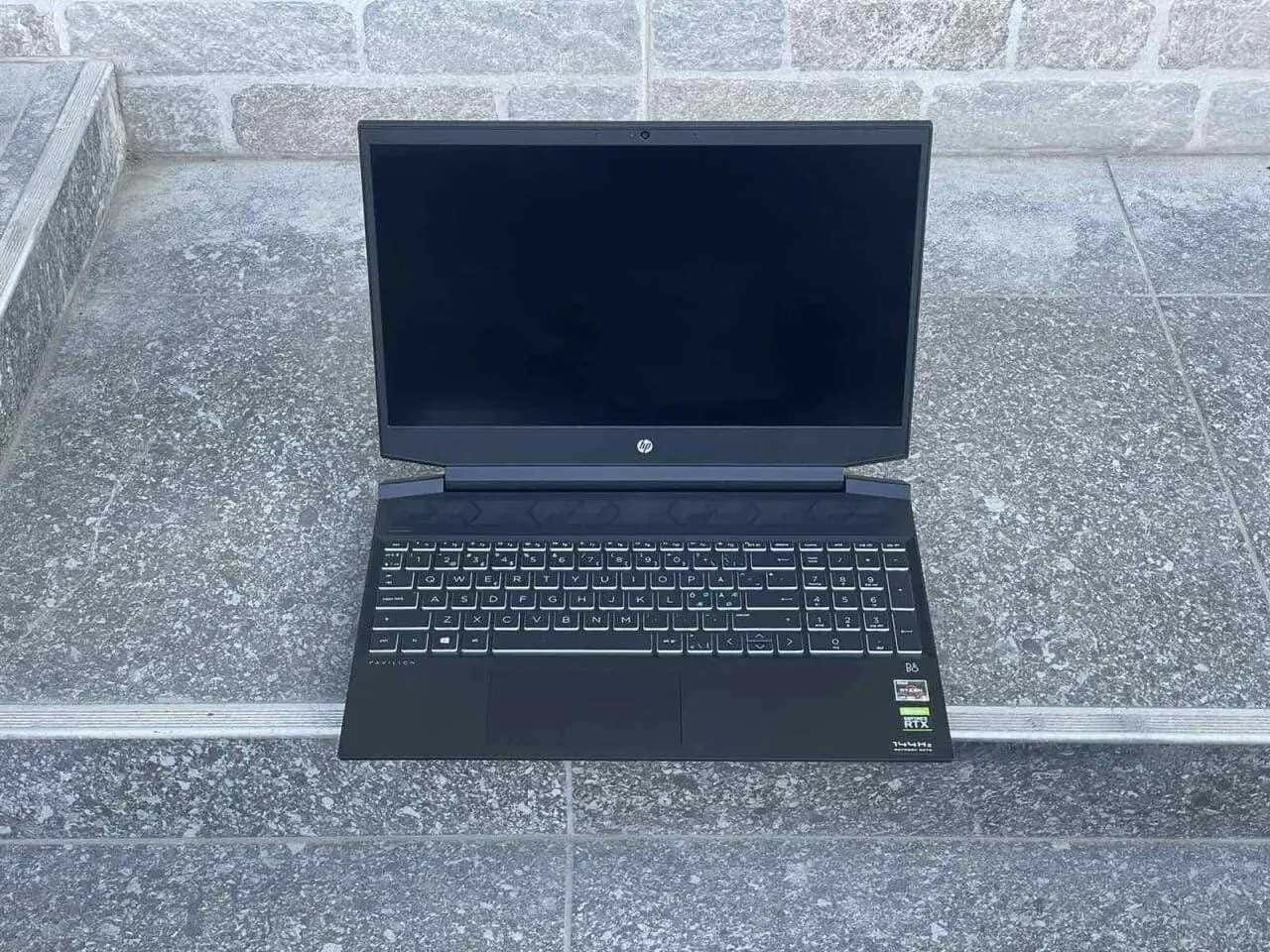 HP Pavilion 15 FHD Ryzen 5 3550H 16/512 GTX 1650 4GB