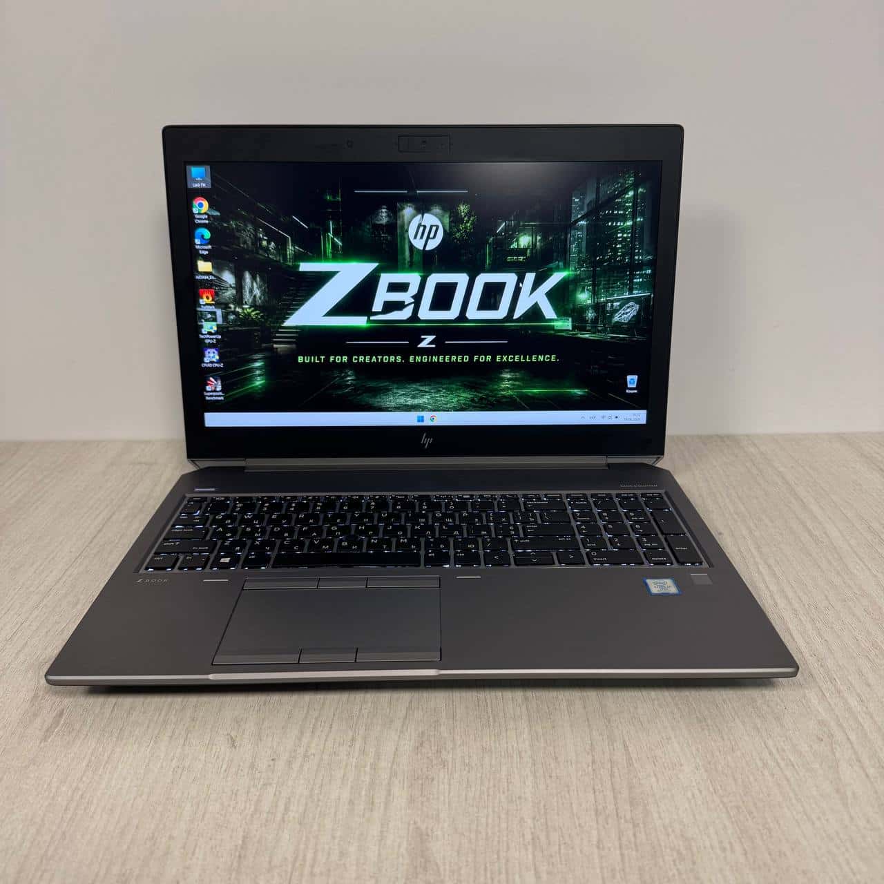 HP ZBook 15 G5 17.3" i7 8850H 16/512