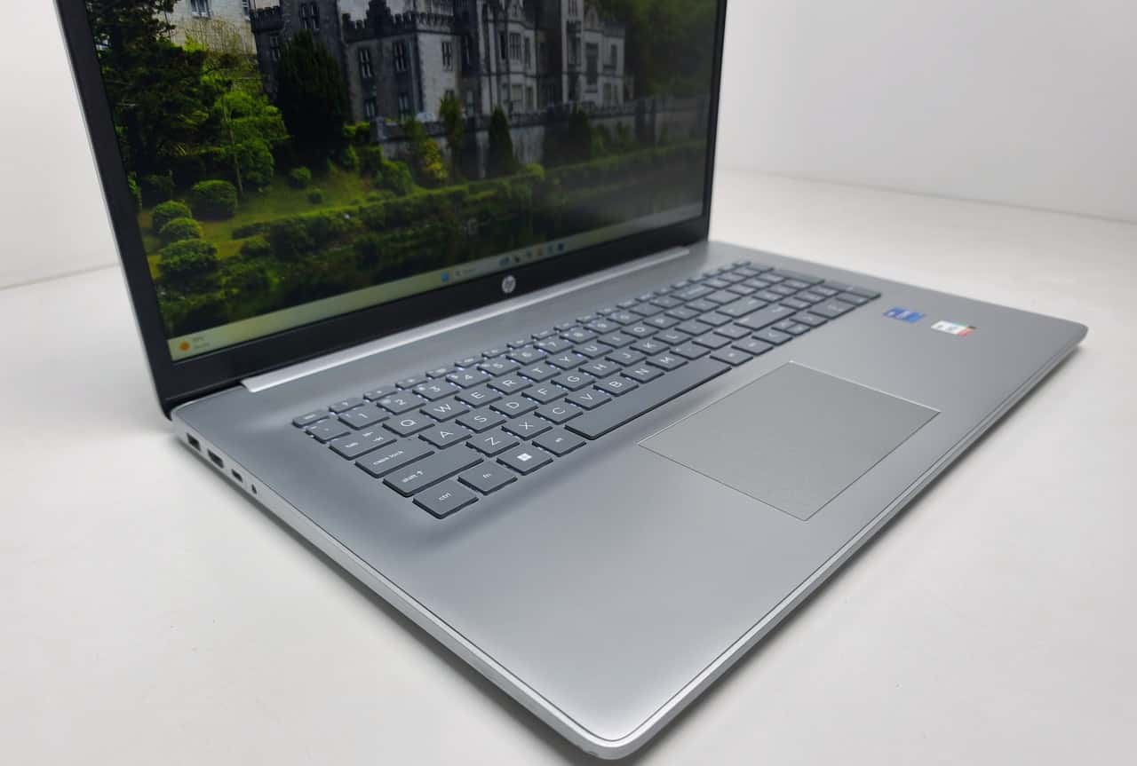 HP 17 Laptop 17.3" Core i7-1255U 16/512