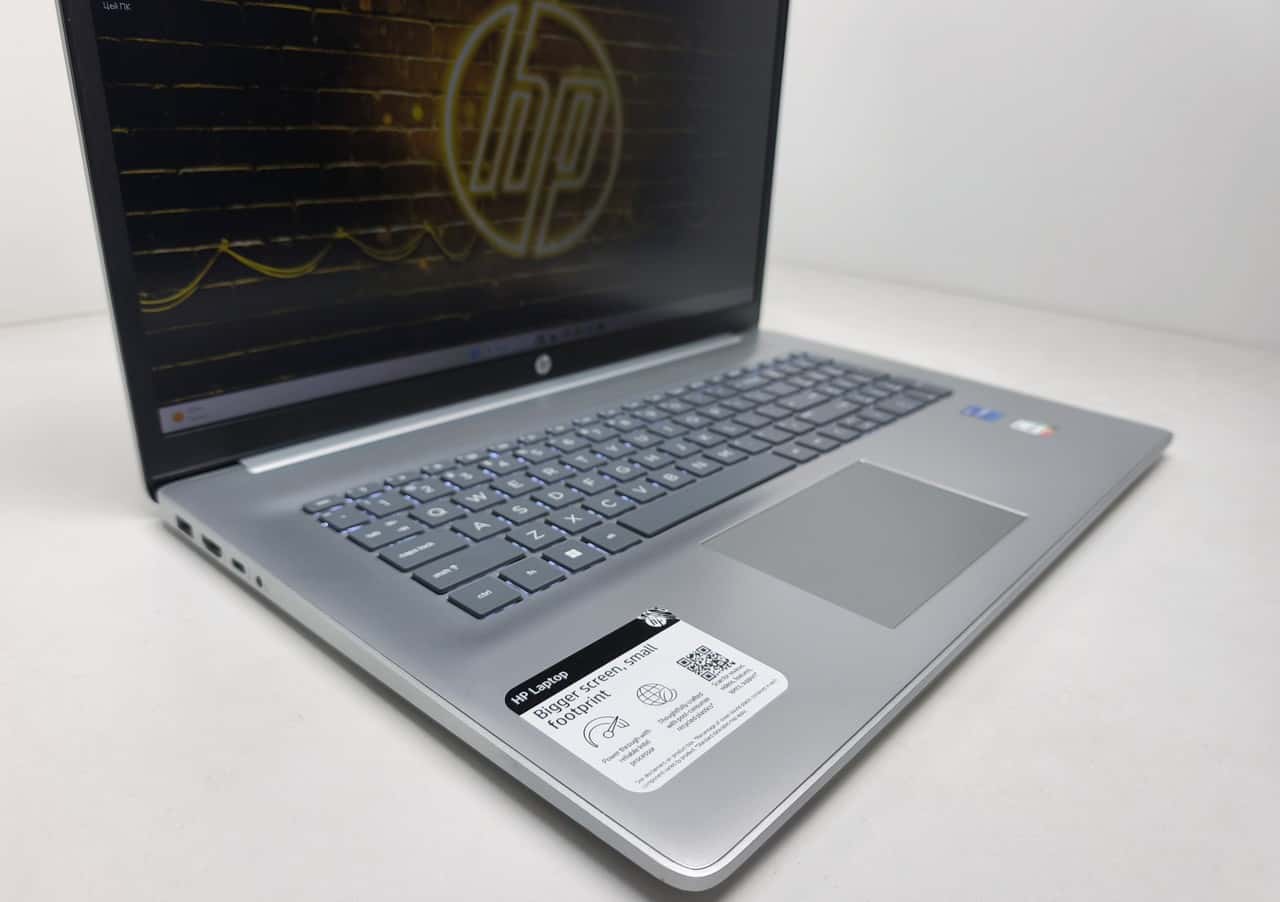 HP 17 Laptop 17.3" Core i7-1255U 16/512