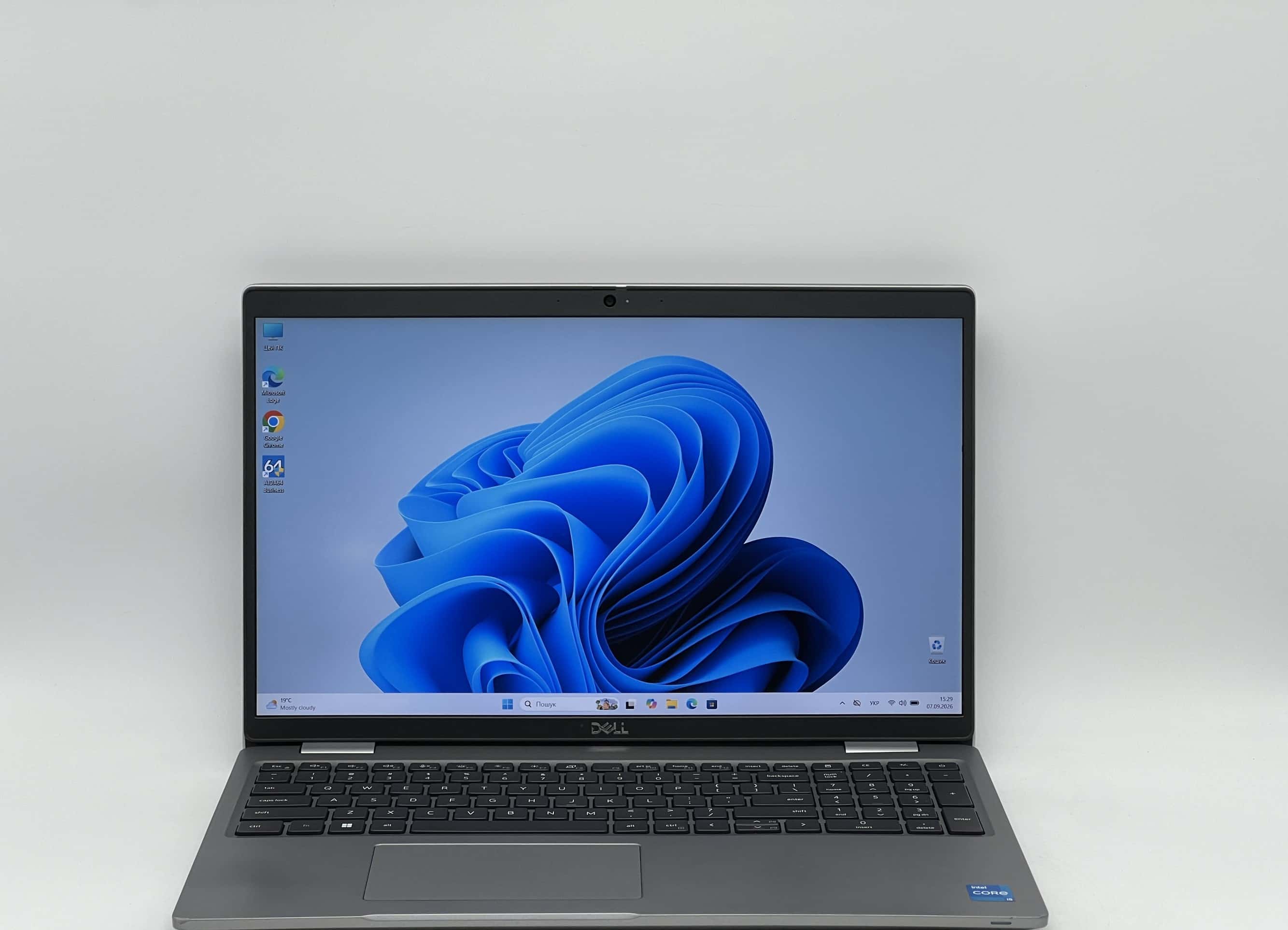 Dell Latitude 5520 15" i5-1135G7 16/240