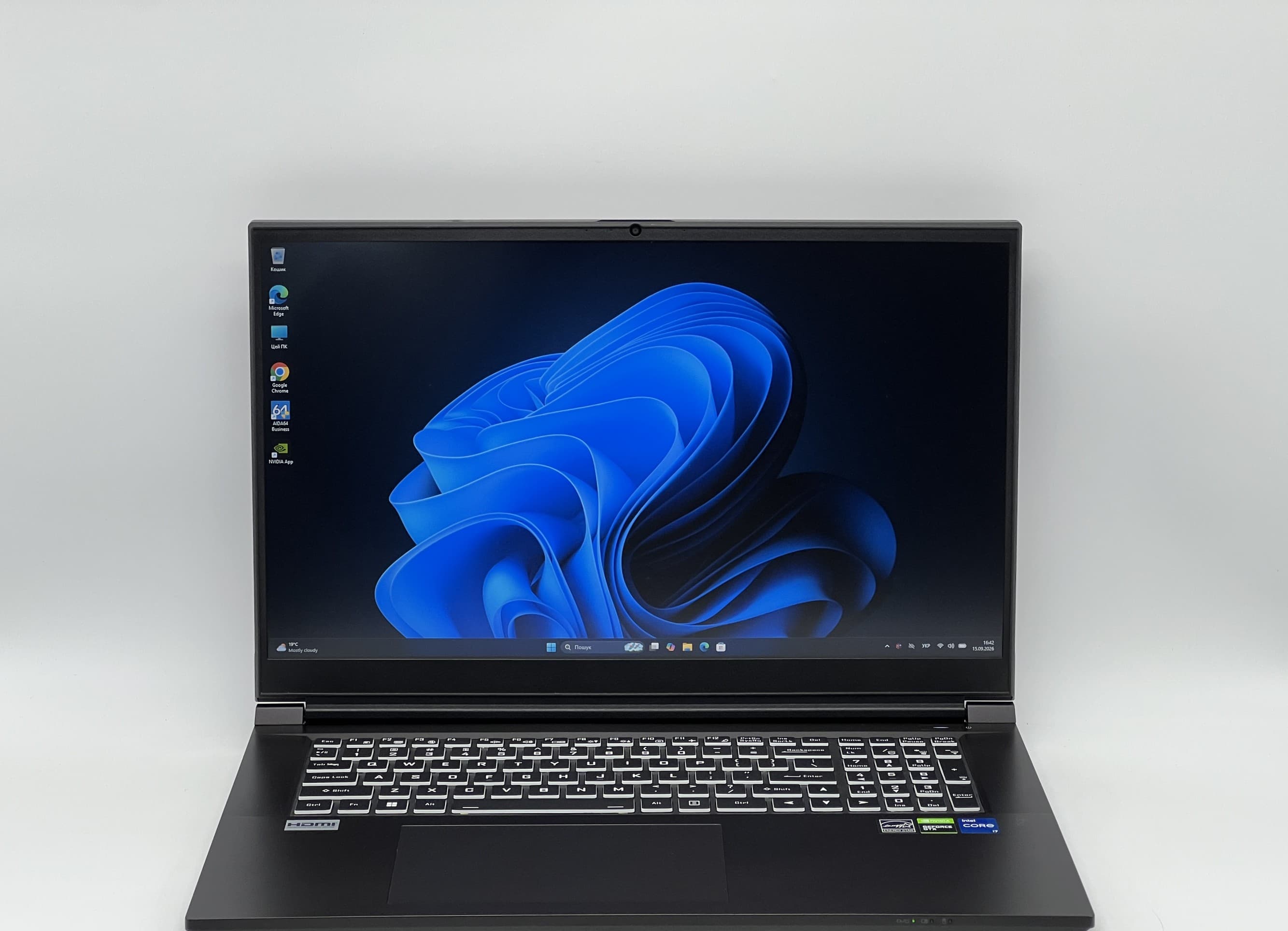 Clevo NP70PNP 17" i7-12700H 16/480 RTX 3060 6GB