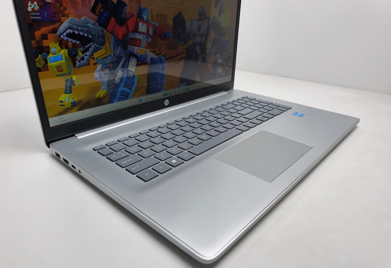 HP 17.3 HD+ 15.6" Core i3-1215U 12/512