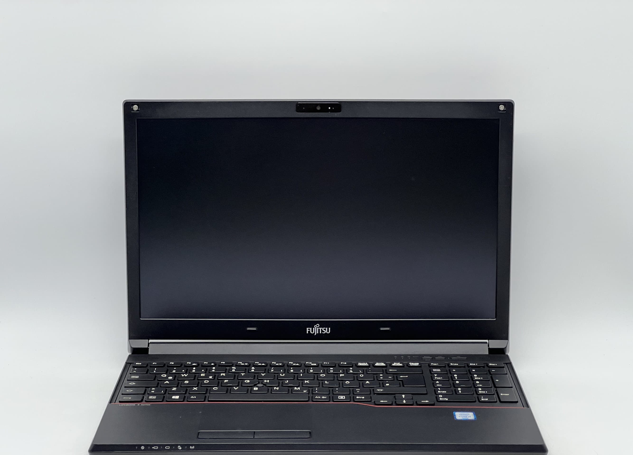 Fujitsu LifeBook E556 15" HD i5-6300U 8/120