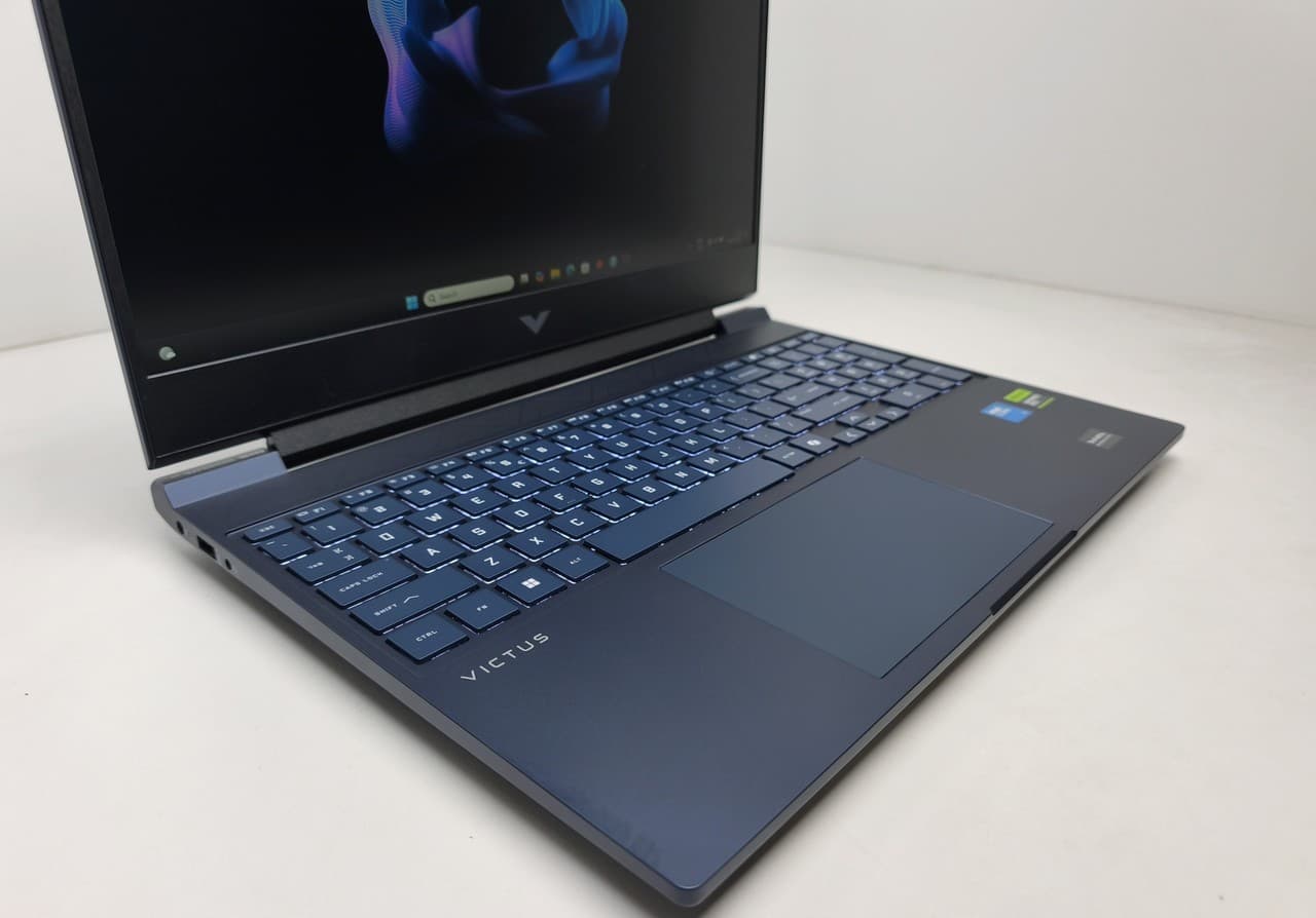 HP Victus 15.6" FHD Core 5 210H 16/512 RTX 5050 8GB