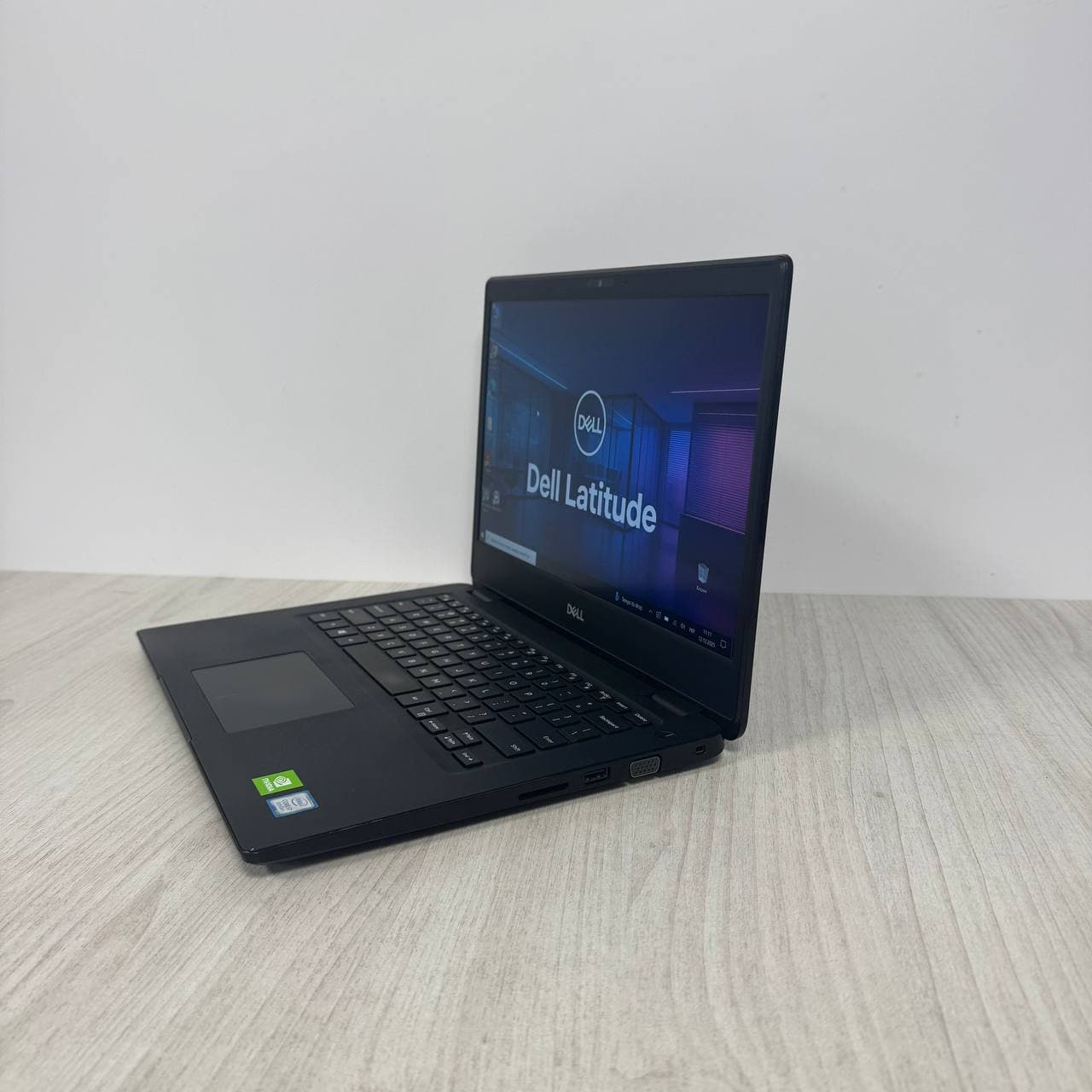 Dell Latitude 3400 Touch Intel Core i7-8565U MX130 - фото 6