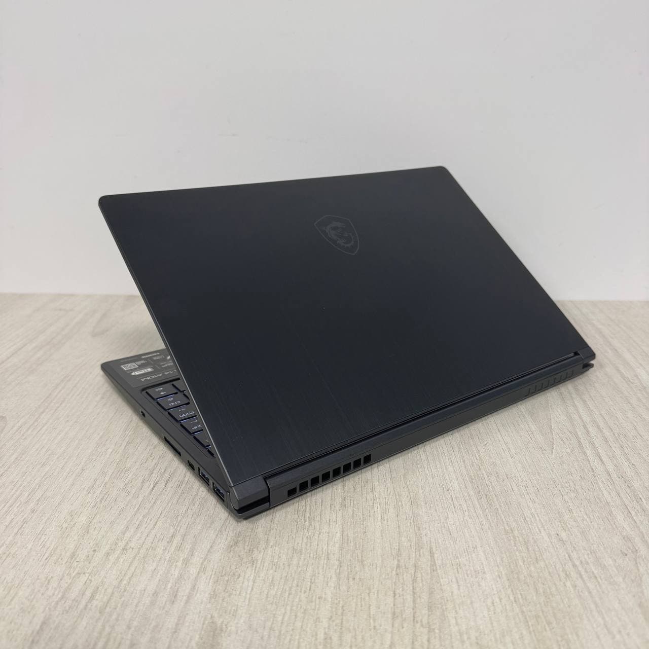 MSI Modern 14 A10M Intel Core i5-10210U - фото 5