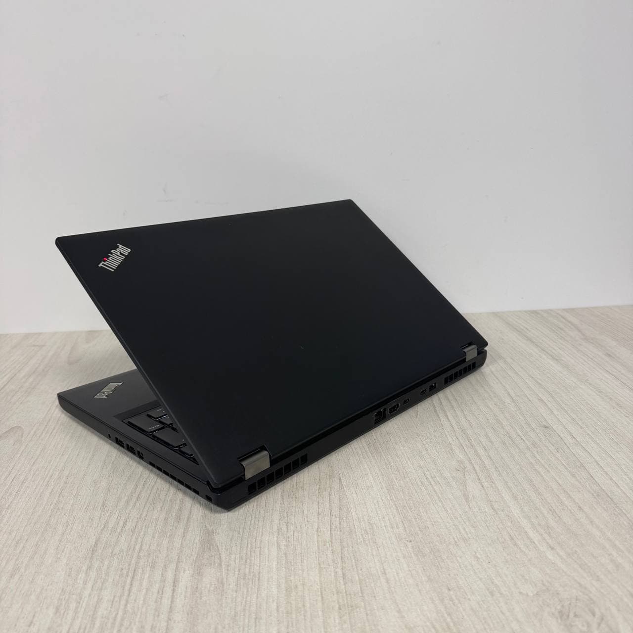 Lenovo ThinkPad P52 Intel Core i7-8850H QUADRO P1000 - фото 5