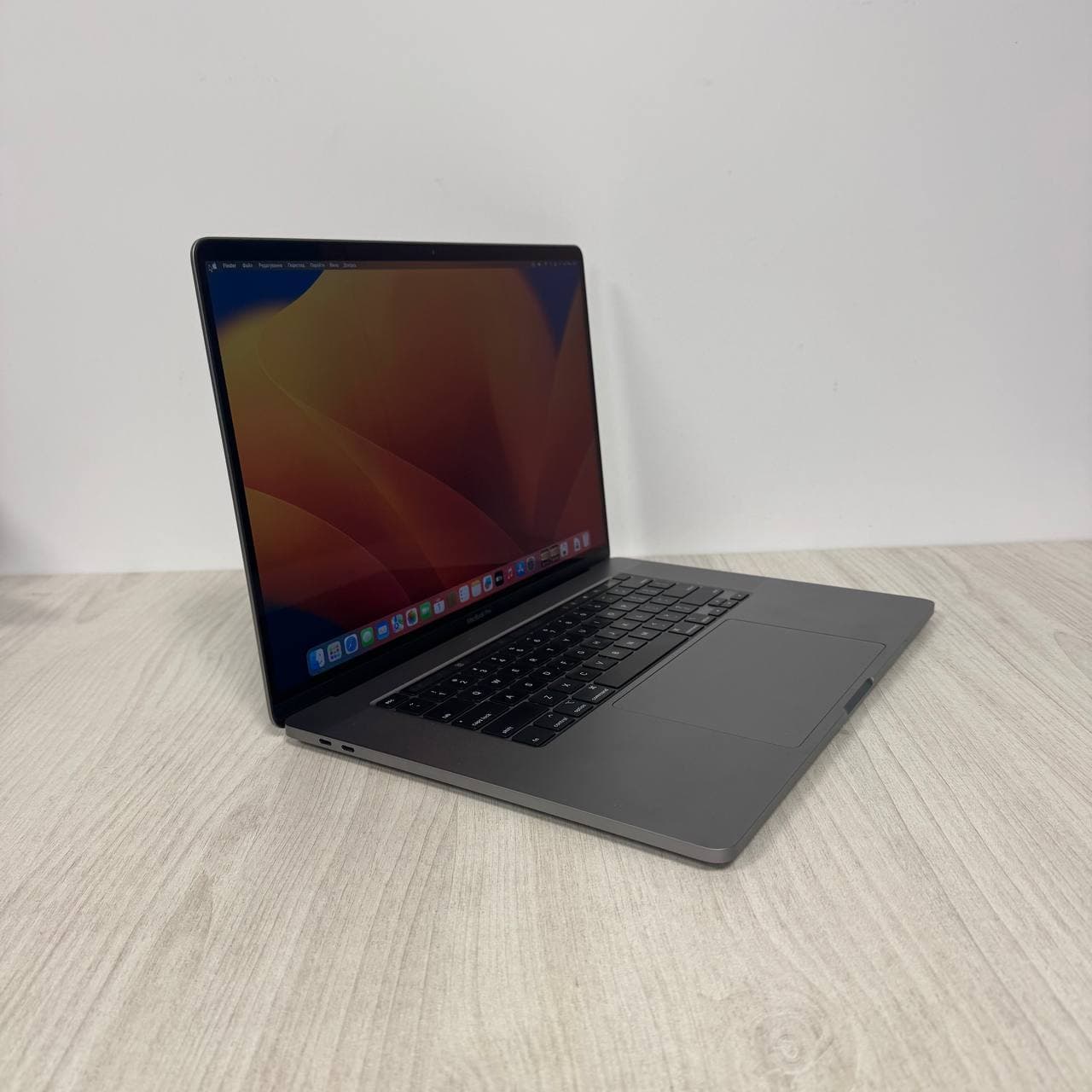 MacBook Pro 16 A2141 2019 221 цикл Intel Core i7 RADEON PRO 5300M - фото 3