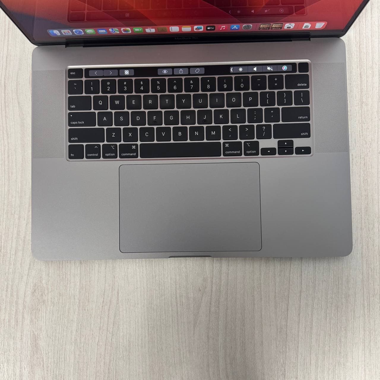 MacBook Pro 16 A2141 2019 221 цикл Intel Core i7 RADEON PRO 5300M - фото 2