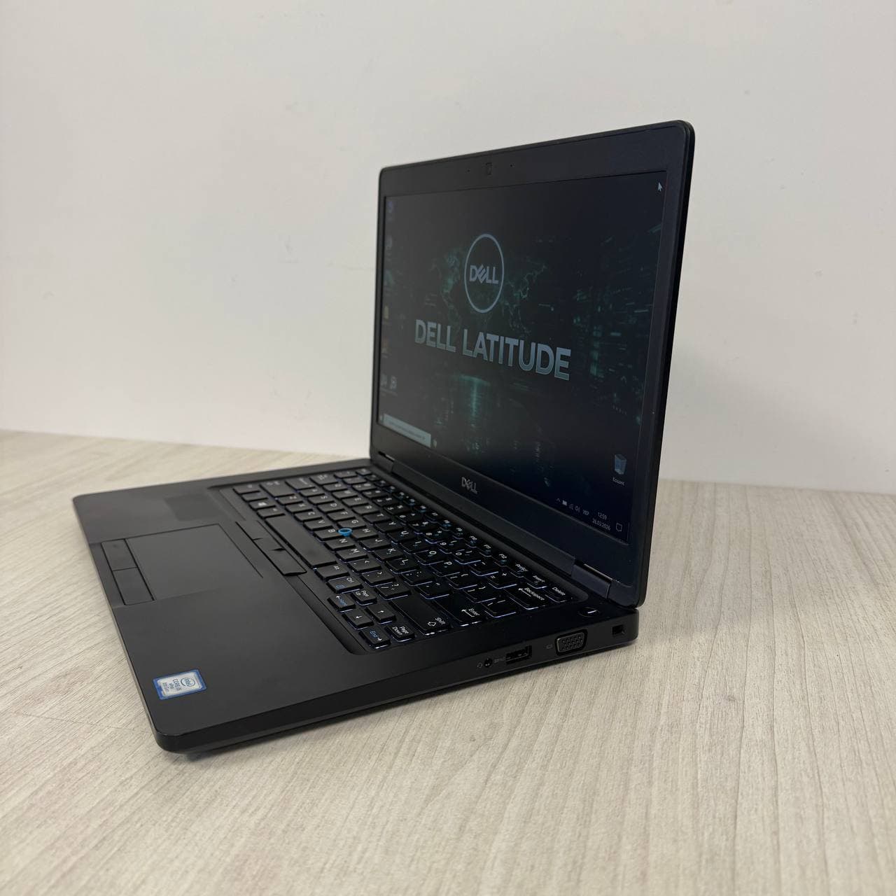 Dell Latitude 5491 Intel Core i5-8400H MX130 - фото 4