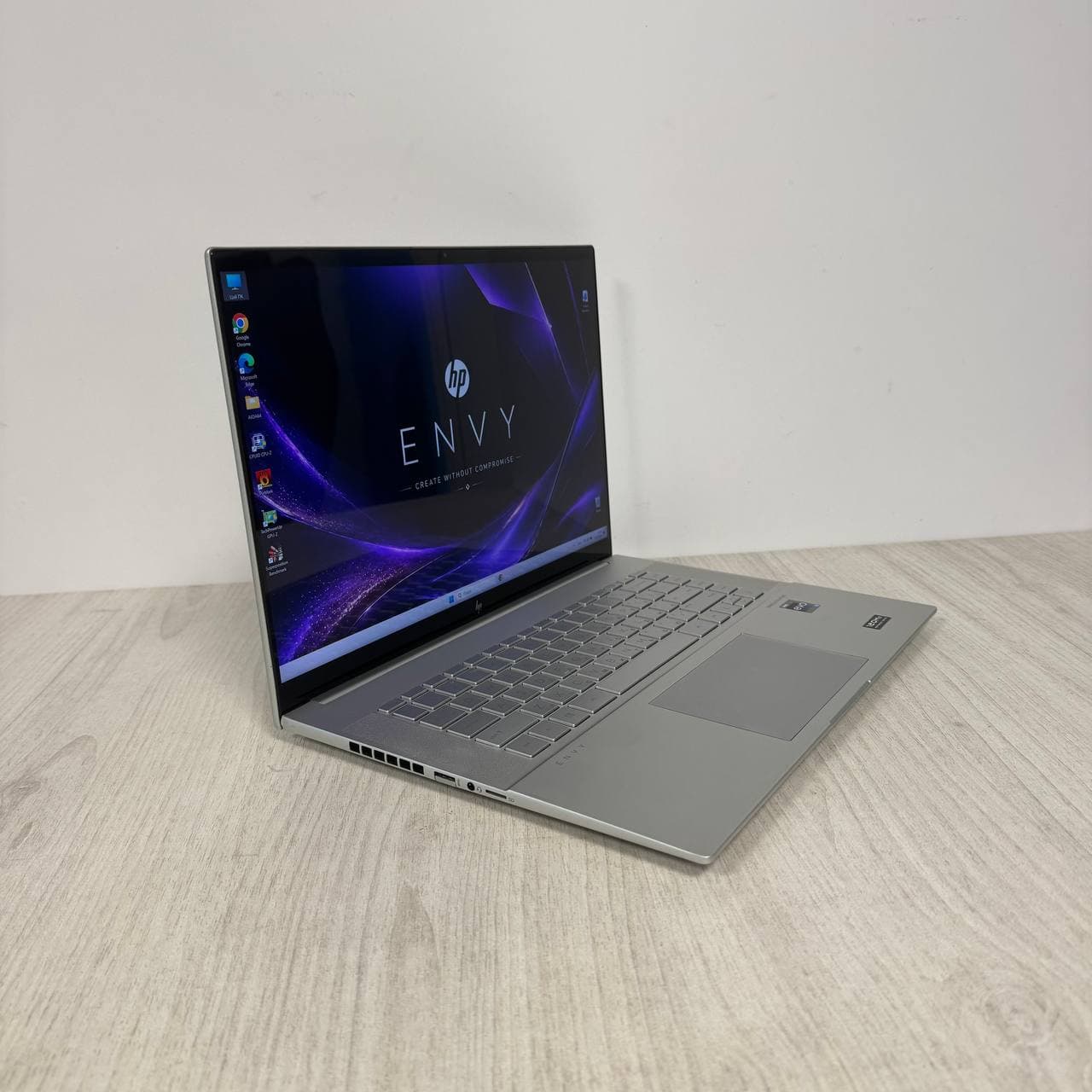 HP Envy 16t-h000 Intel Core i5-12500H ARC A370M - фото 2