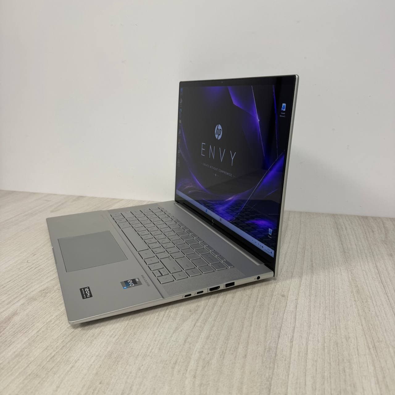 HP Envy 16t-h000 Intel Core i5-12500H ARC A370M - фото 4