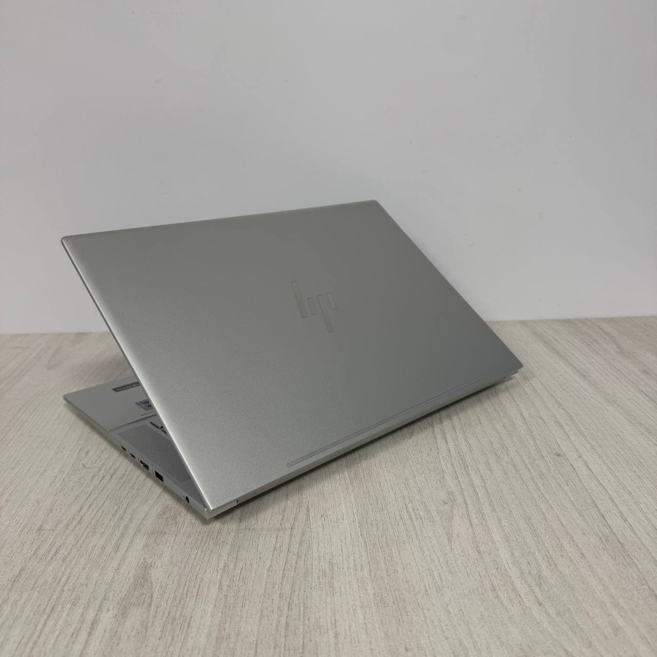HP Envy 16t-h000 Intel Core i5-12500H ARC A370M - фото 6