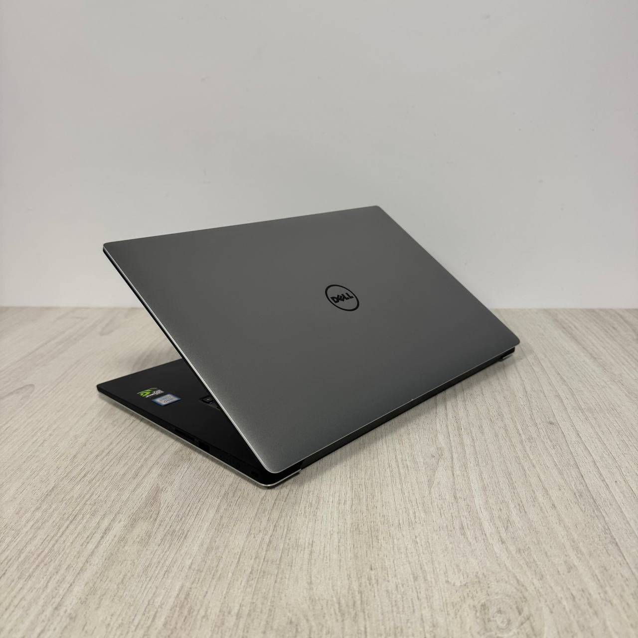 Dell XPS 9560 Intel Core i7-7700HQ GTX 1050 - фото 5