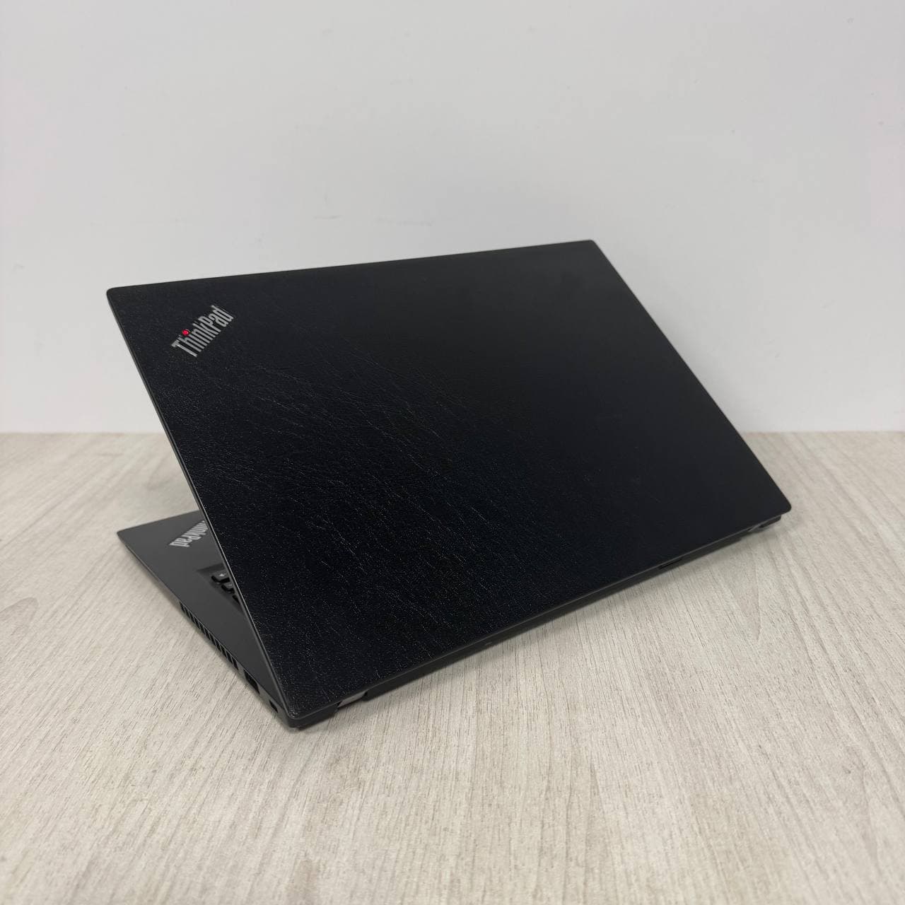 Lenovo ThinkPad T490s - фото 4