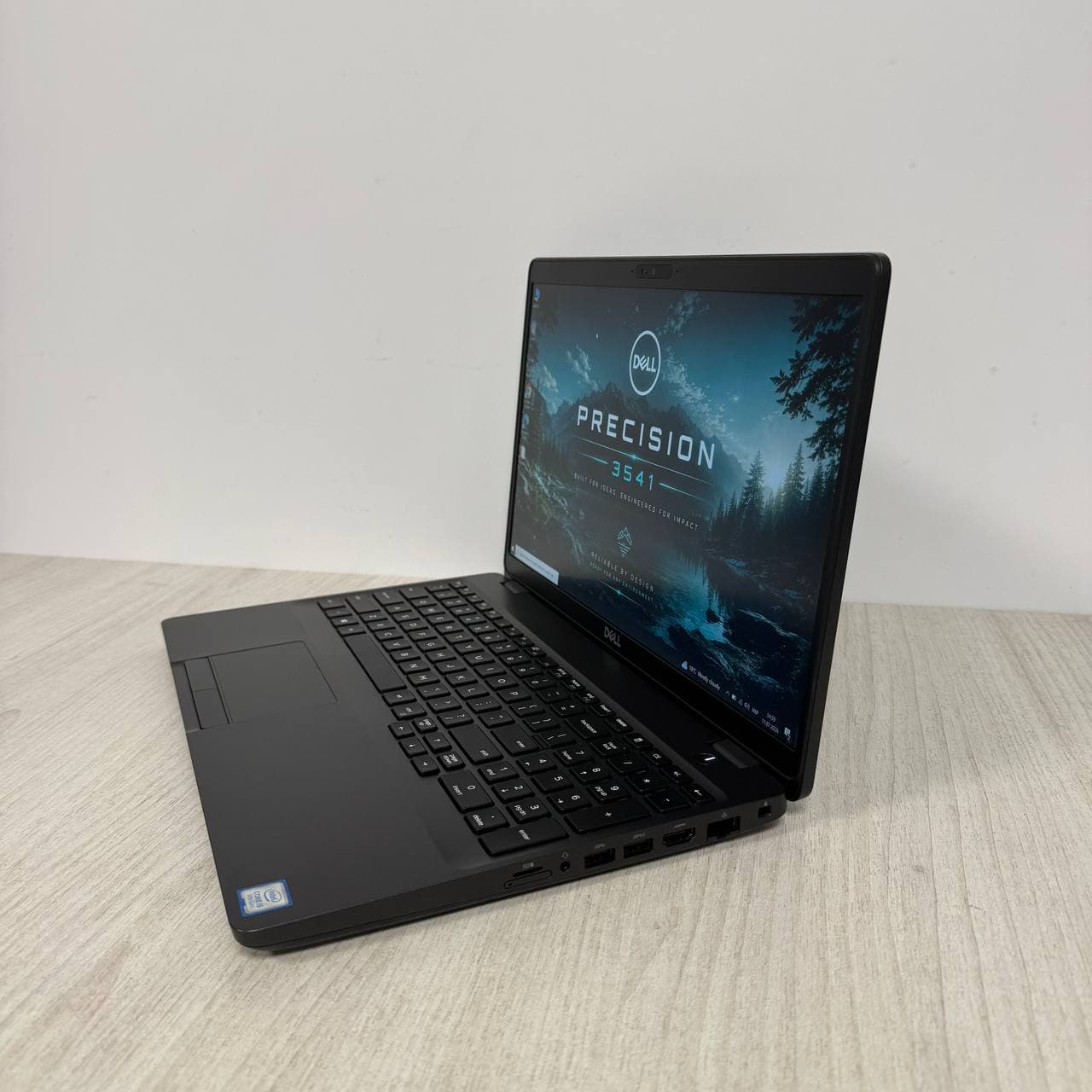 Dell Precision 3541 - фото 3