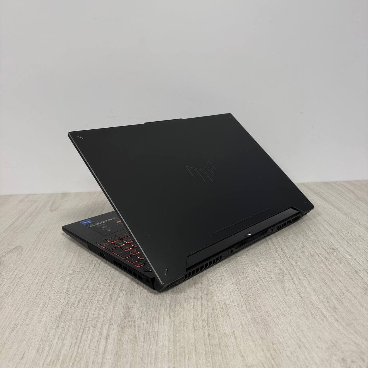 Asus TUF F15 FX507ZI - фото 6