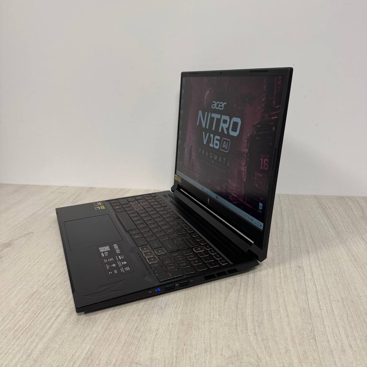 Acer Nitro V 16 AI ANV16-42 - фото 3
