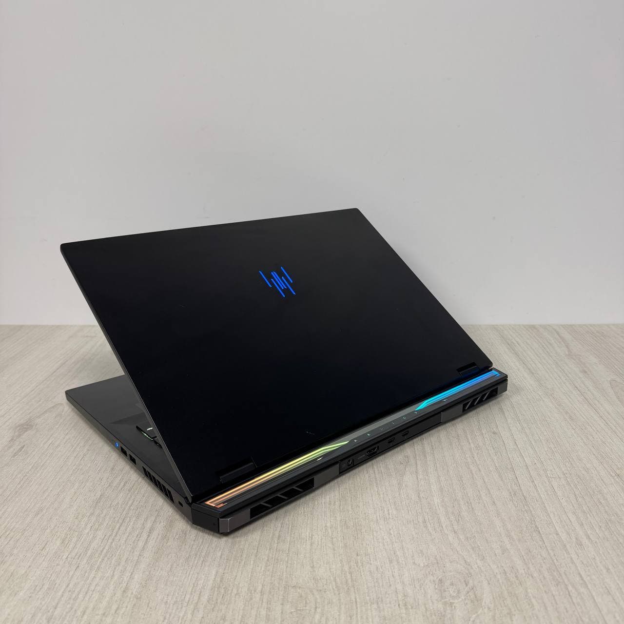 Acer Predator Helios 18 PH18-72 - фото 4