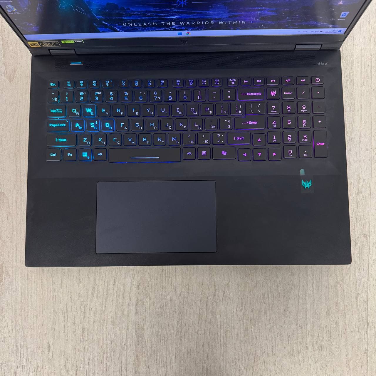 Acer Predator Helios 18 PH18-72 - фото 2