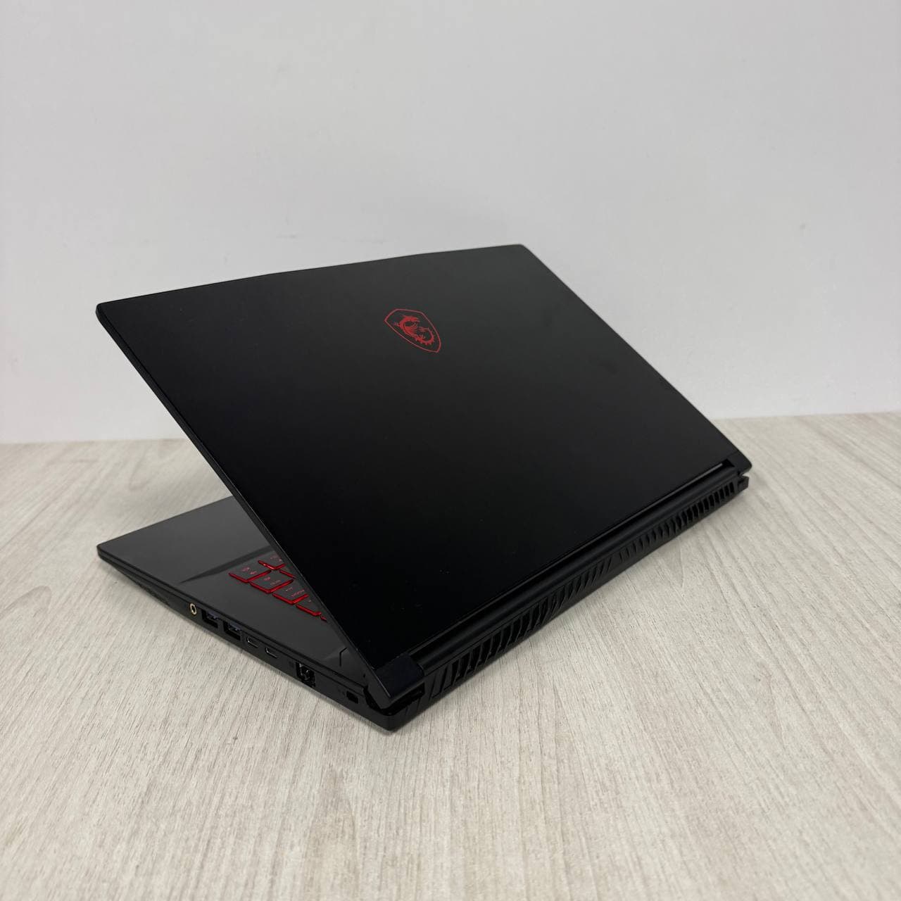 MSI GF65 Thin 10UE - фото 4