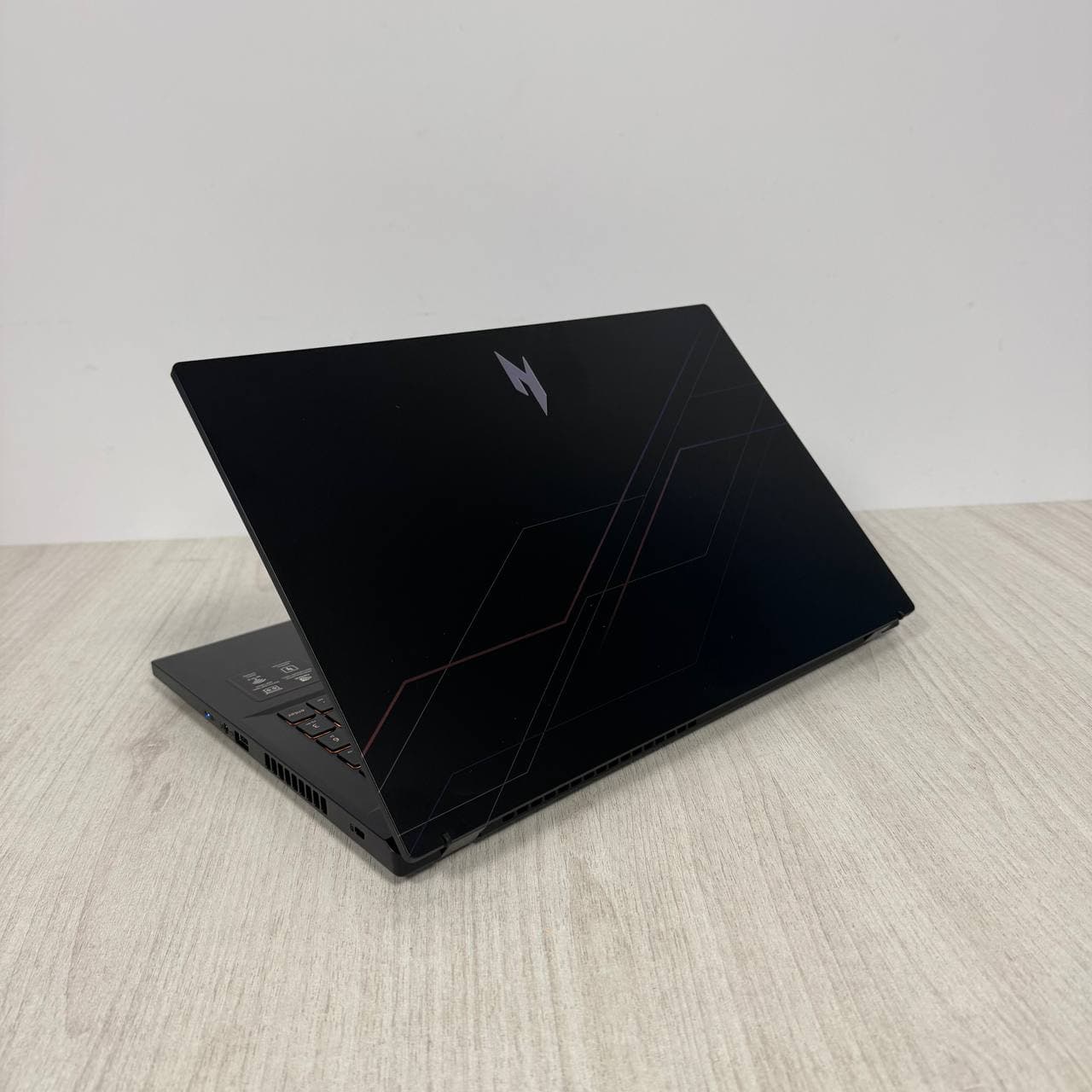 Acer Nitro V15 ANV15-52 - фото 6