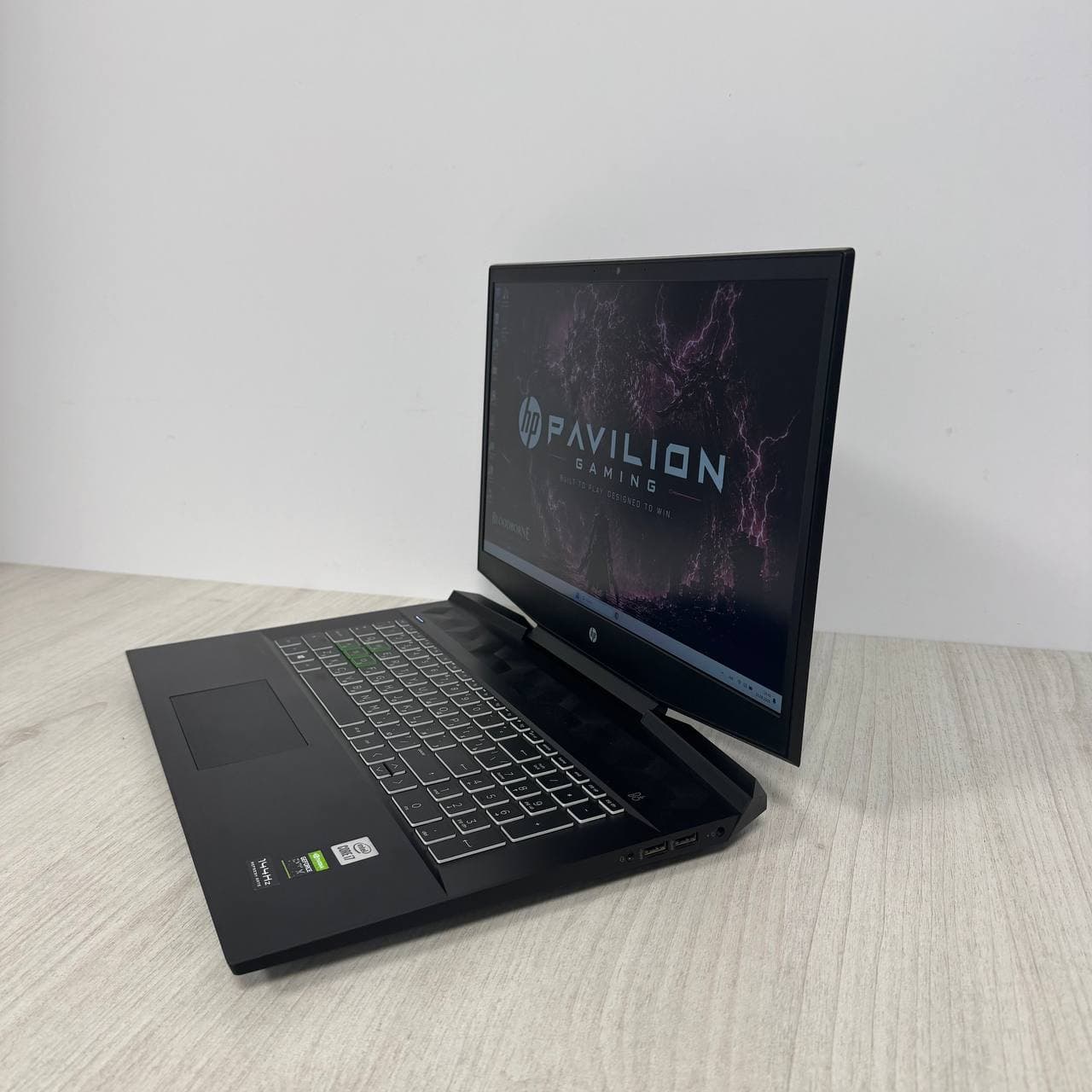 HP Pavilion Gaming 17-cd1104ur - фото 4