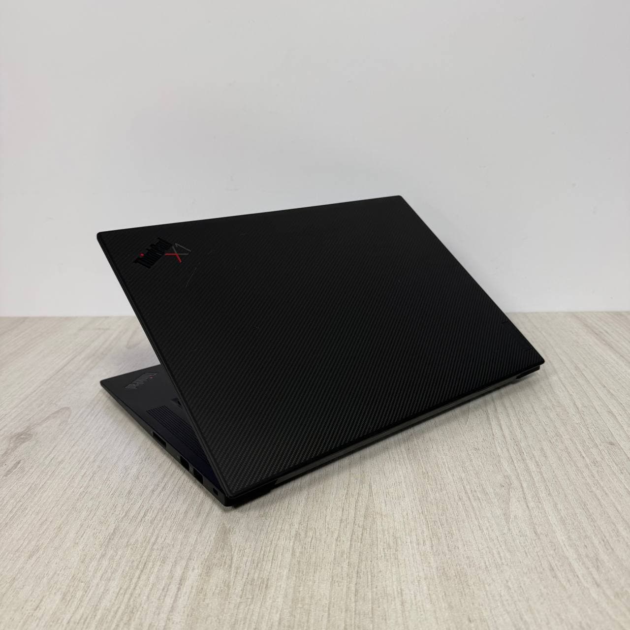Lenovo ThinkPad X1 Extreme Gen 4 - фото 4