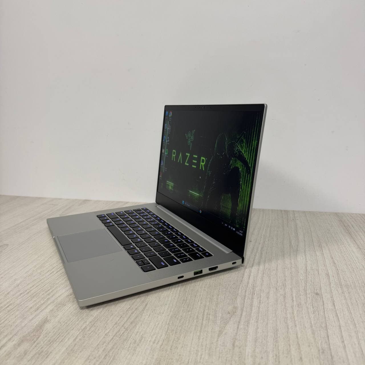 Razer Blade 14 RZ09-0427 Silver - фото 4