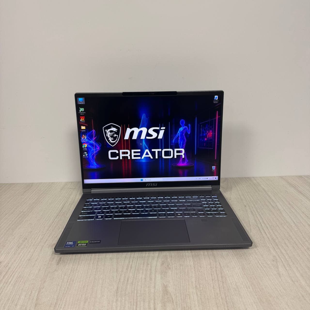 MSI Creator 16 AI Studio A1VIG miniLED 4K - фото 1