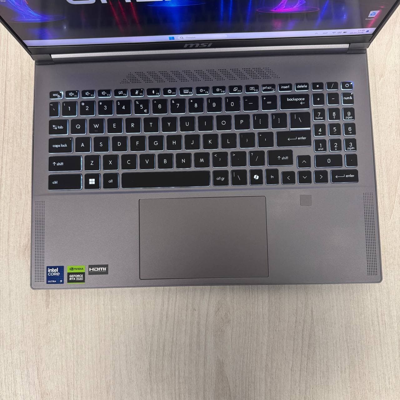 MSI Creator 16 AI Studio A1VIG miniLED 4K - фото 2