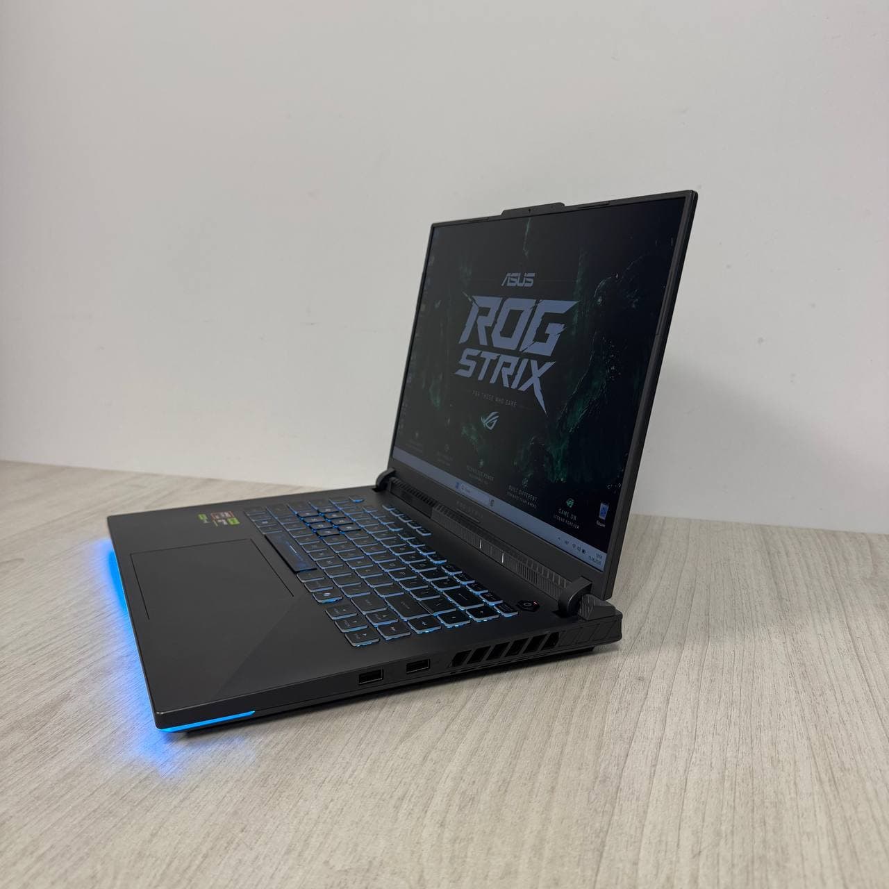 Asus ROG Strix G16 G614PP  Ryzen 9 7945HX - фото 4