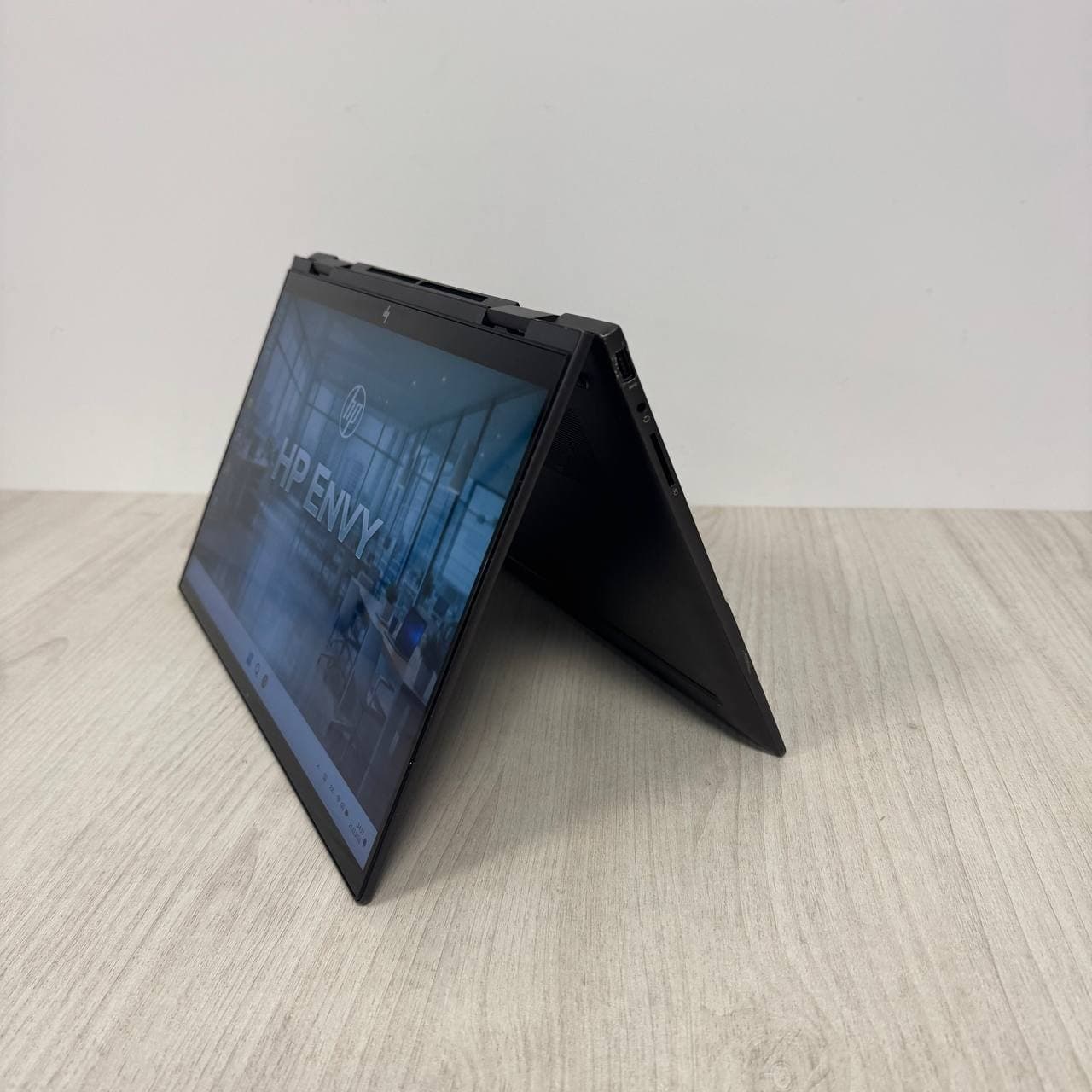 HP Envy 15-ey0013dx x360 Touch - фото 8