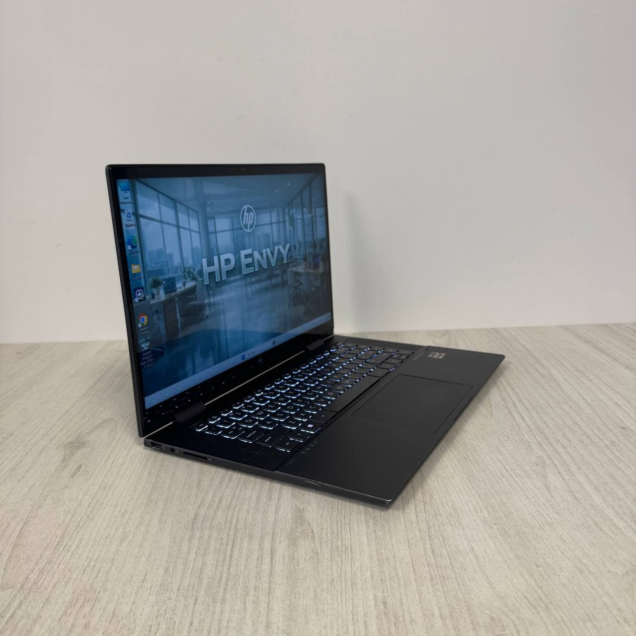 HP Envy 15-ey0013dx x360 Touch - фото 4
