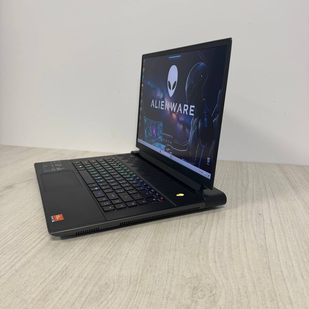 Dell Alienware m16 R1 - фото 4