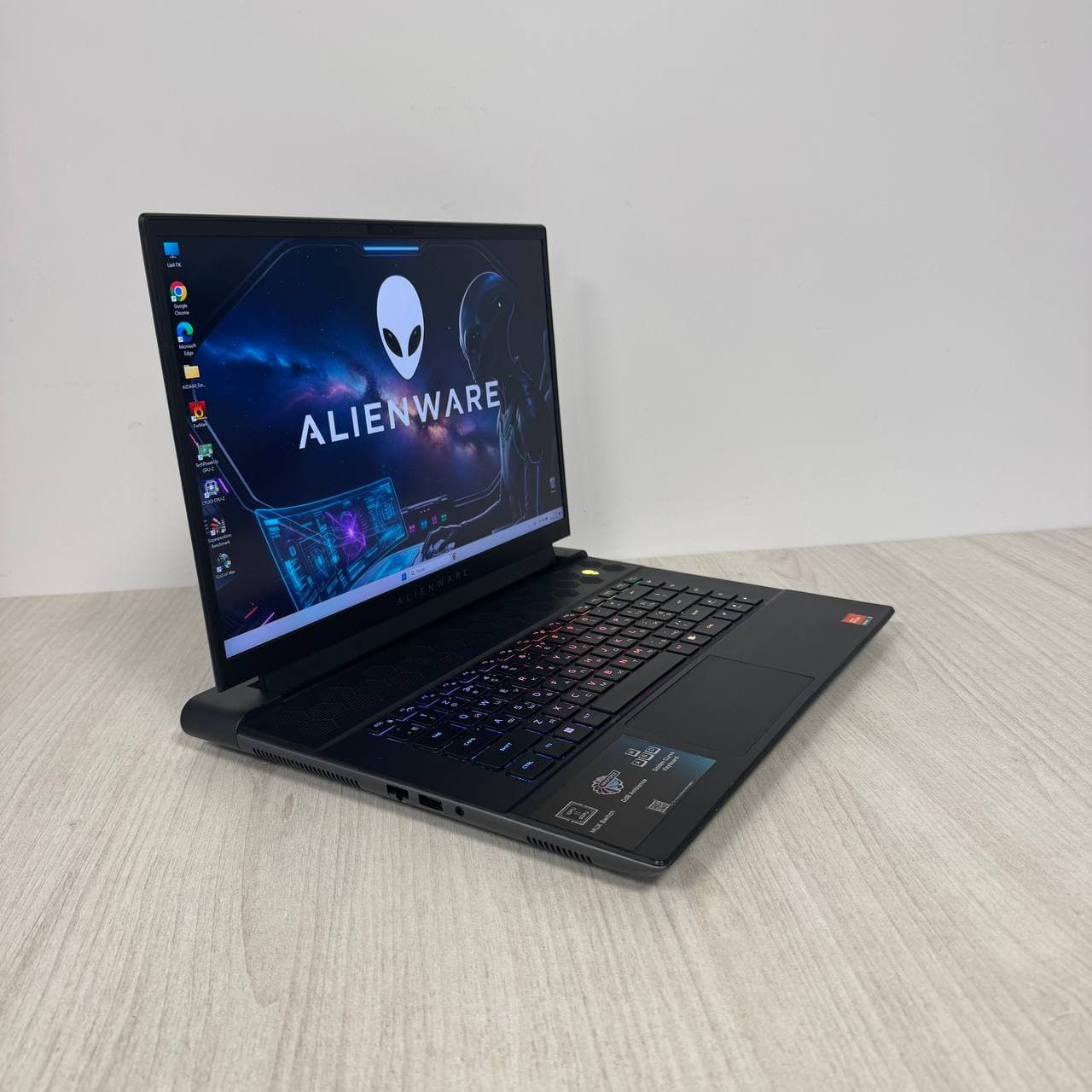 Dell Alienware m16 R1 - фото 6