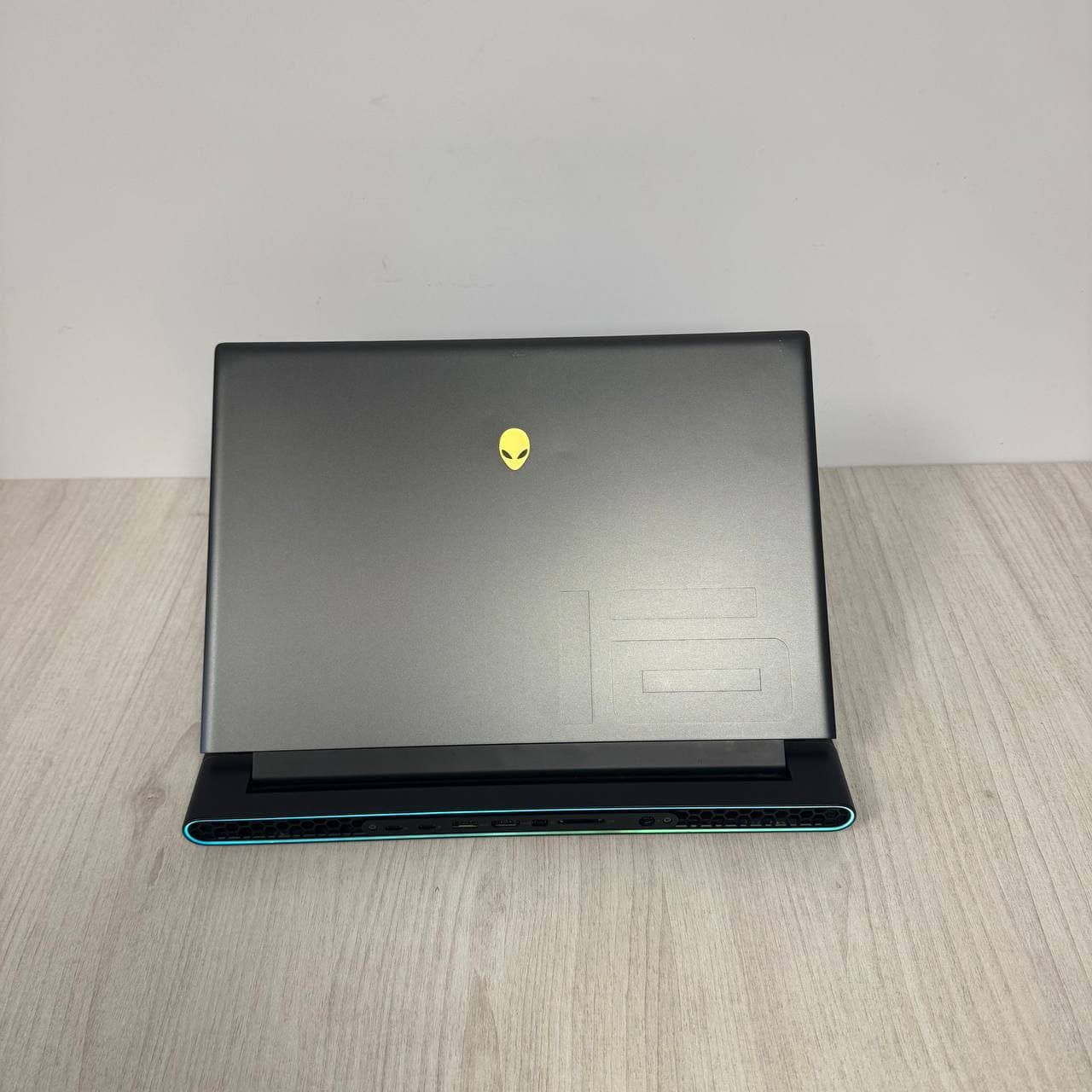 Dell Alienware m16 R1 - фото 7