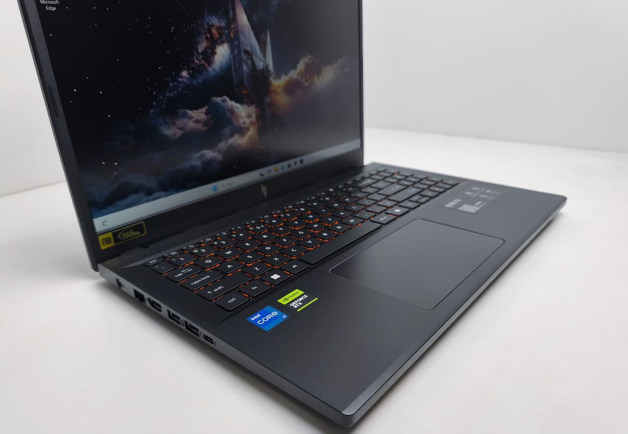 Acer Nitro V 15.6" FHD Core i7-13620H 16/1TB RTX 4050 6GB