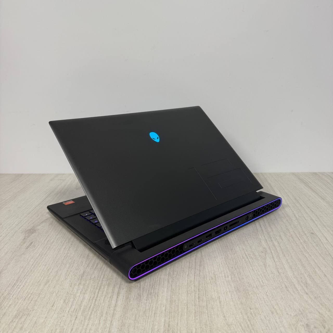 Dell Alienware m16 R1 BOX - фото 6