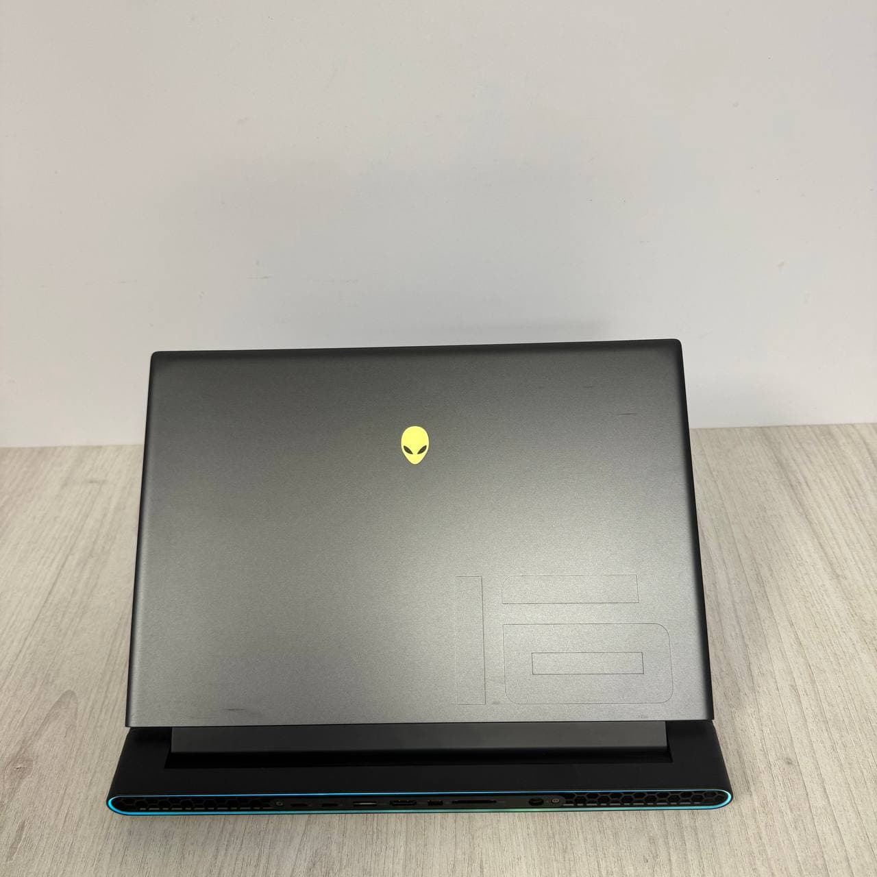 Dell Alienware m16 R1 BOX - фото 5
