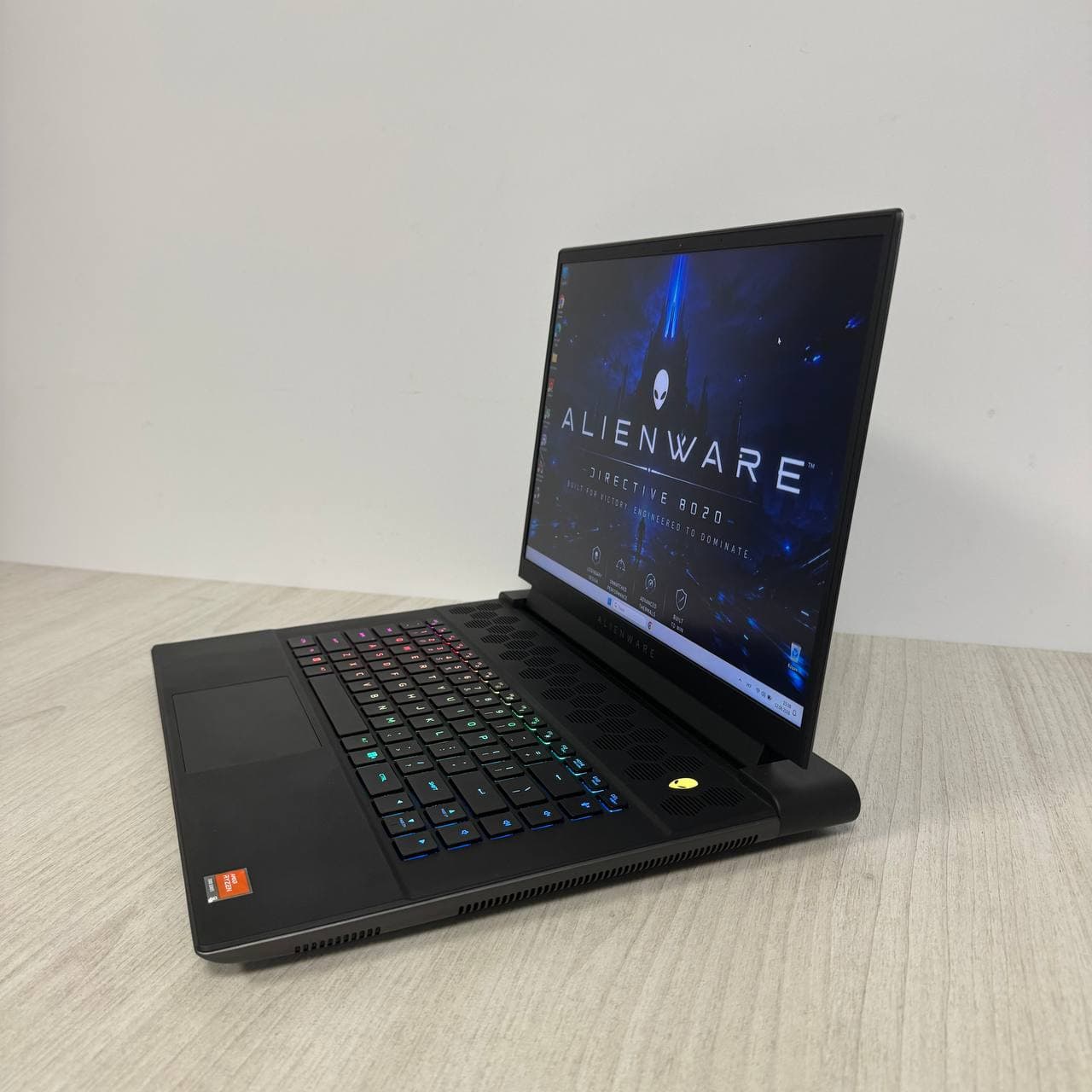 Dell Alienware m16 R1 BOX - фото 3